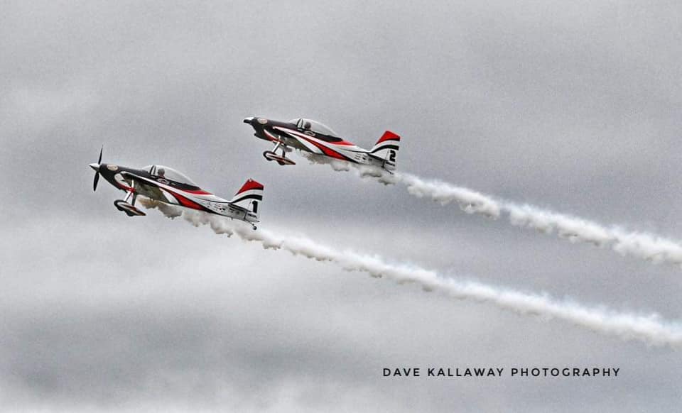airplanes flying